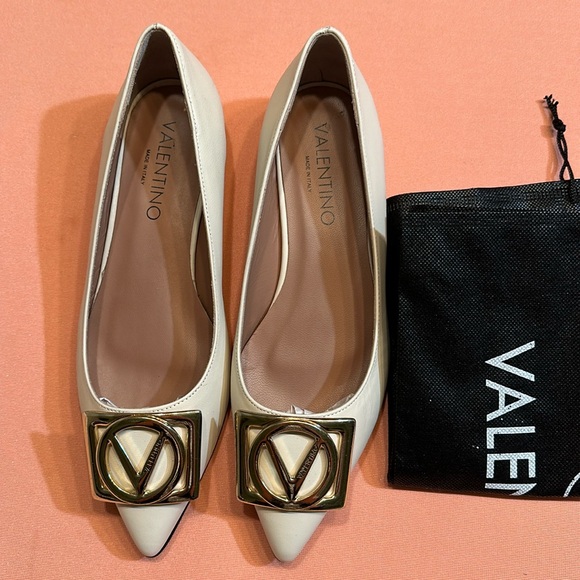 Valentino Shoes - New Valentineo Leather Flat Shoes. Gold Logo. cCream. Size 8.